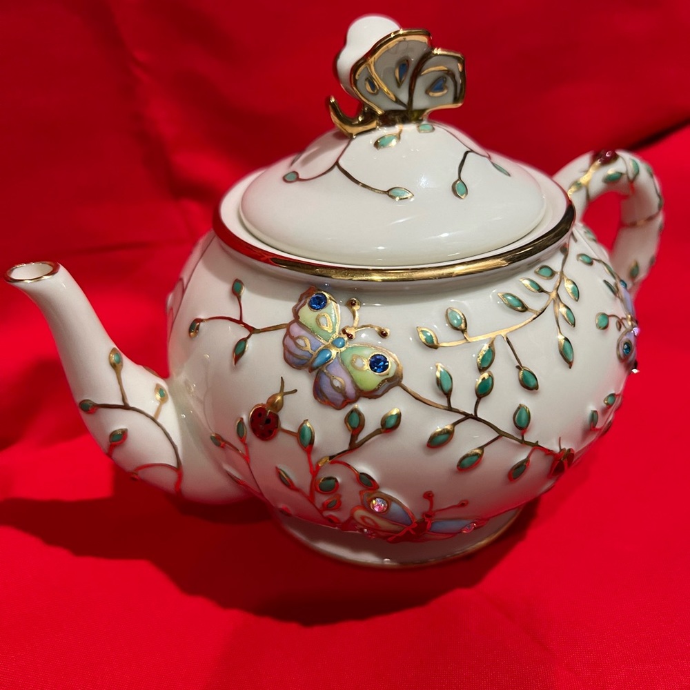 Lenox Teapot with Lid (NwB)